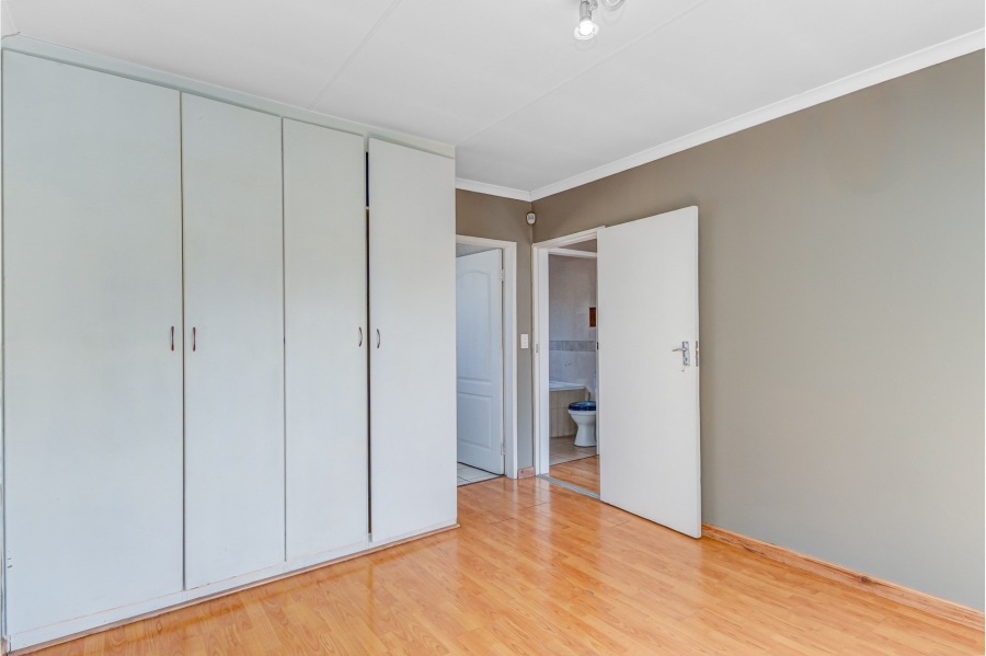 3 Bedroom Property for Sale in Olivedale Gauteng