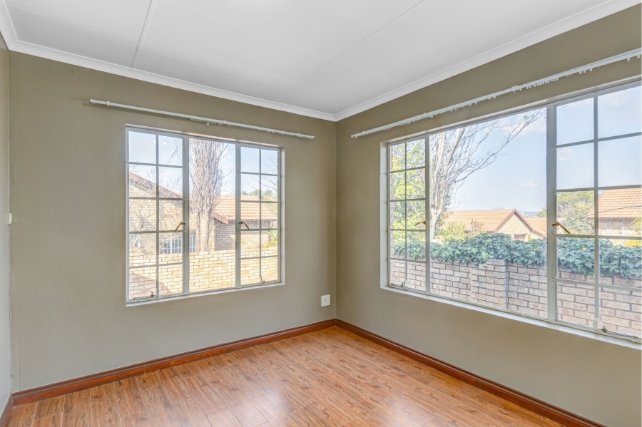 3 Bedroom Property for Sale in Olivedale Gauteng
