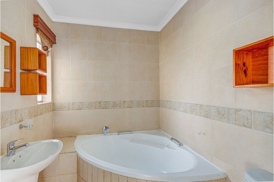 3 Bedroom Property for Sale in Olivedale Gauteng