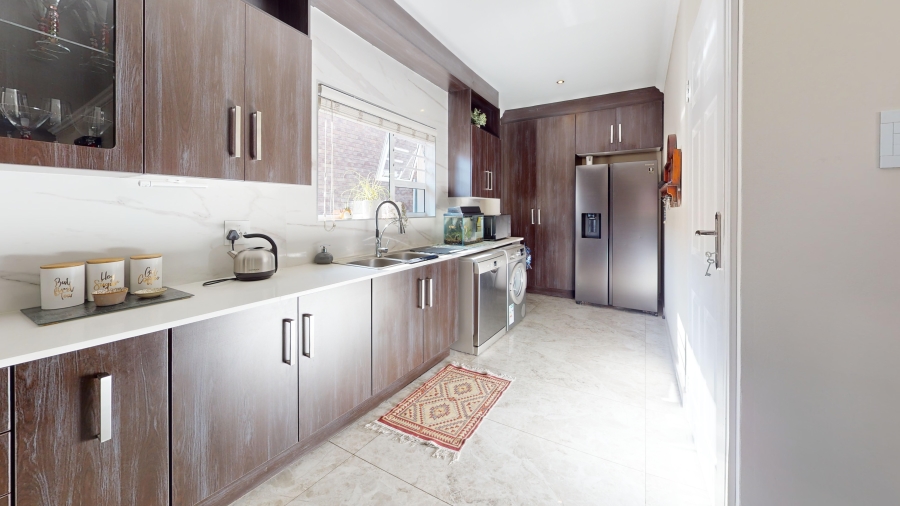 3 Bedroom Property for Sale in Farrarmere Gauteng