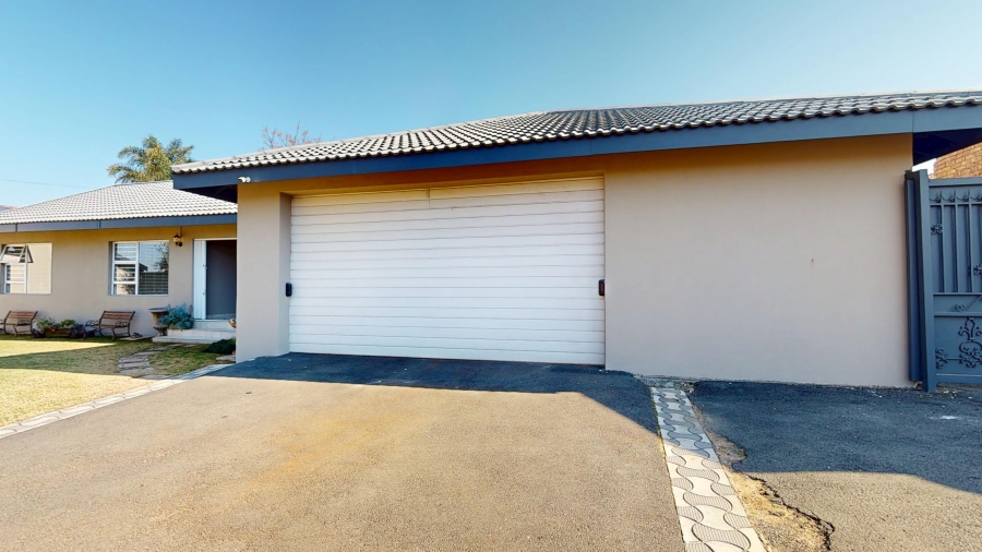 3 Bedroom Property for Sale in Farrarmere Gauteng