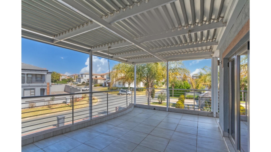 5 Bedroom Property for Sale in Blue Valley Golf Estate Gauteng