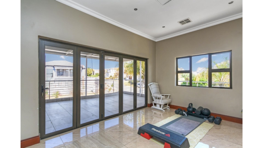 5 Bedroom Property for Sale in Blue Valley Golf Estate Gauteng