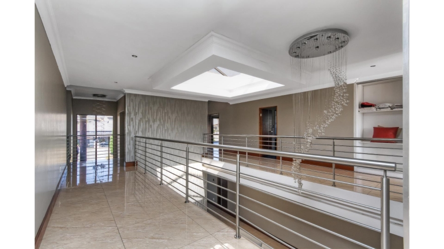 5 Bedroom Property for Sale in Blue Valley Golf Estate Gauteng
