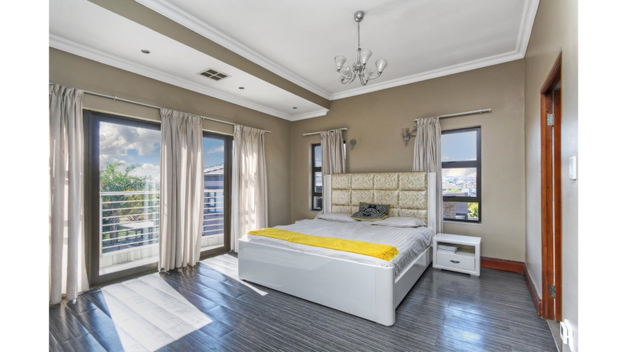 5 Bedroom Property for Sale in Blue Valley Golf Estate Gauteng