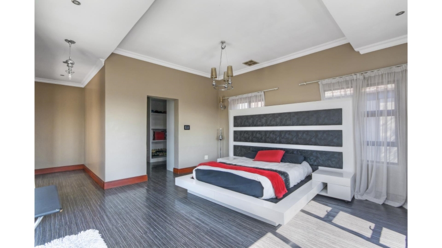 5 Bedroom Property for Sale in Blue Valley Golf Estate Gauteng
