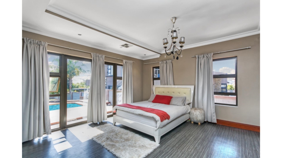 5 Bedroom Property for Sale in Blue Valley Golf Estate Gauteng