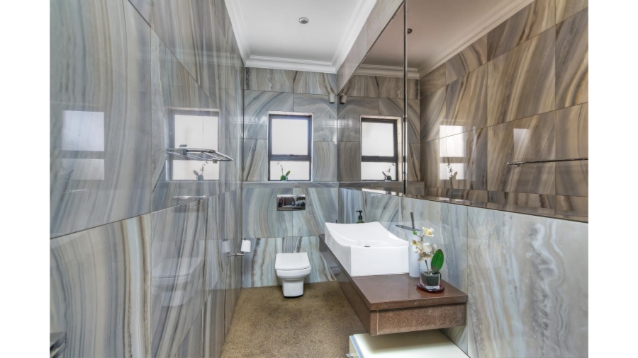 5 Bedroom Property for Sale in Blue Valley Golf Estate Gauteng