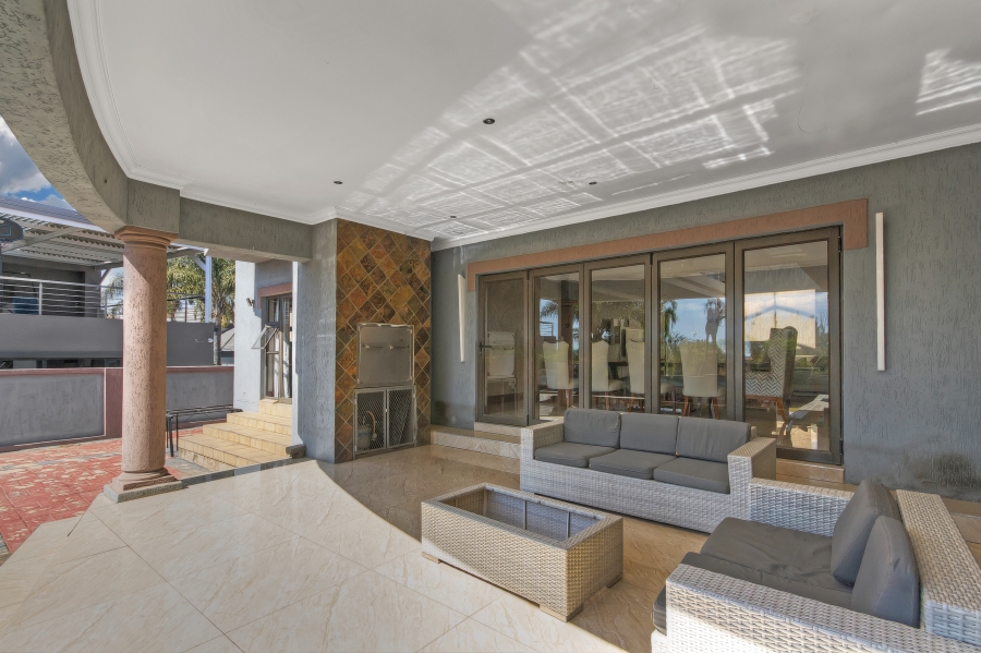 5 Bedroom Property for Sale in Blue Valley Golf Estate Gauteng