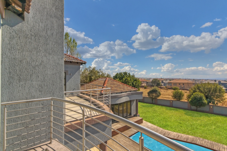 5 Bedroom Property for Sale in Blue Valley Golf Estate Gauteng