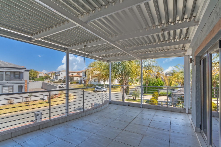 5 Bedroom Property for Sale in Blue Valley Golf Estate Gauteng