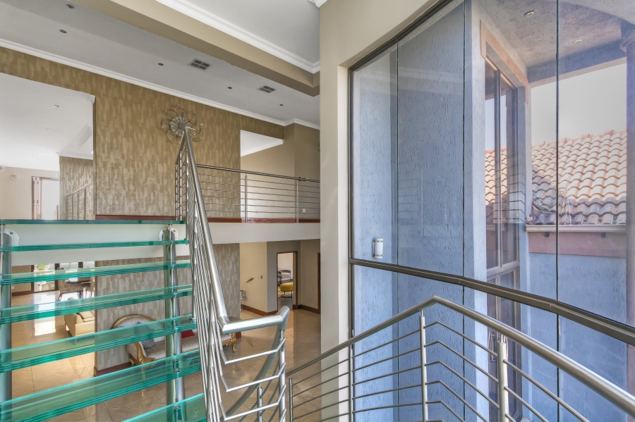 5 Bedroom Property for Sale in Blue Valley Golf Estate Gauteng