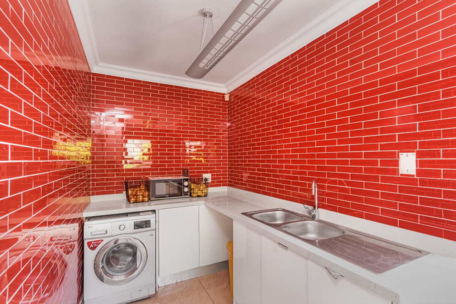 5 Bedroom Property for Sale in Blue Valley Golf Estate Gauteng