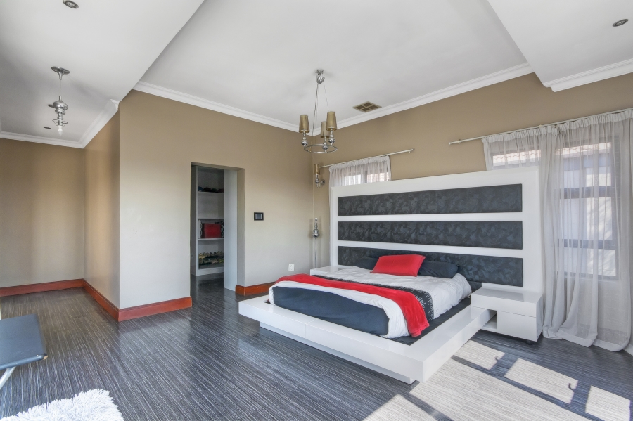 5 Bedroom Property for Sale in Blue Valley Golf Estate Gauteng