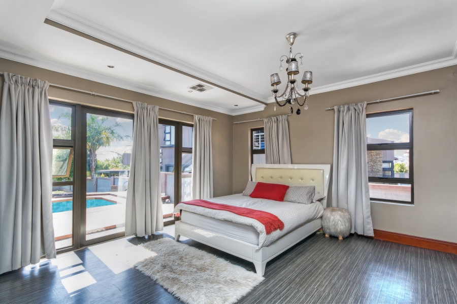 5 Bedroom Property for Sale in Blue Valley Golf Estate Gauteng