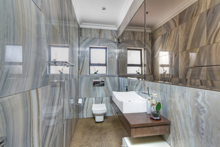 5 Bedroom Property for Sale in Blue Valley Golf Estate Gauteng