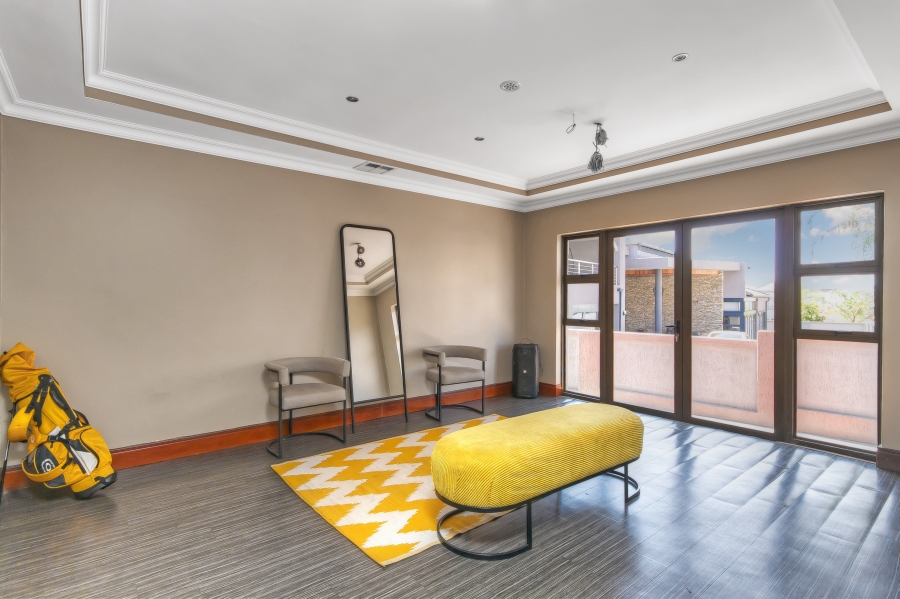 5 Bedroom Property for Sale in Blue Valley Golf Estate Gauteng