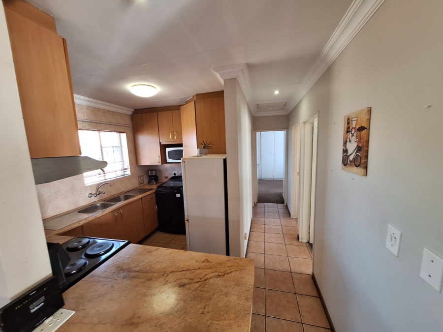 3 Bedroom Property for Sale in Die Hoewes Gauteng
