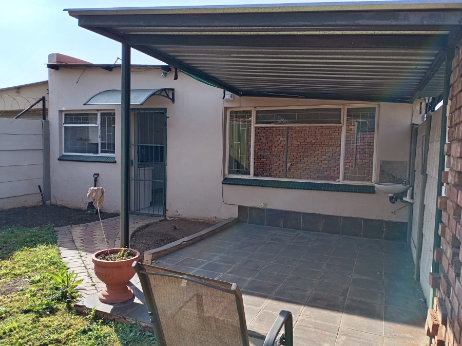 2 Bedroom Property for Sale in Booysens Gauteng