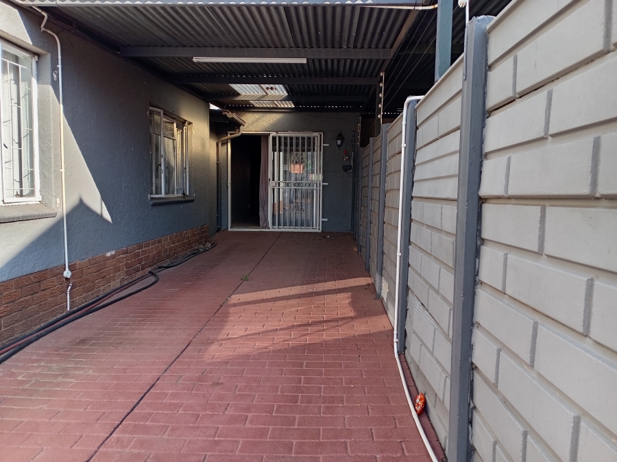 2 Bedroom Property for Sale in Booysens Gauteng