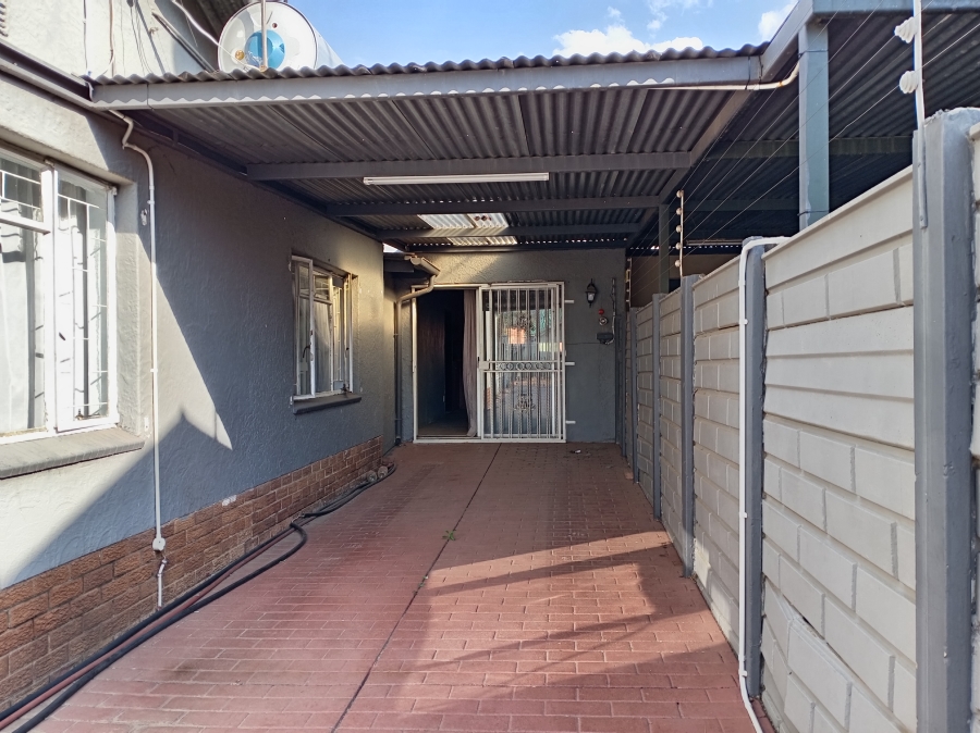 2 Bedroom Property for Sale in Booysens Gauteng