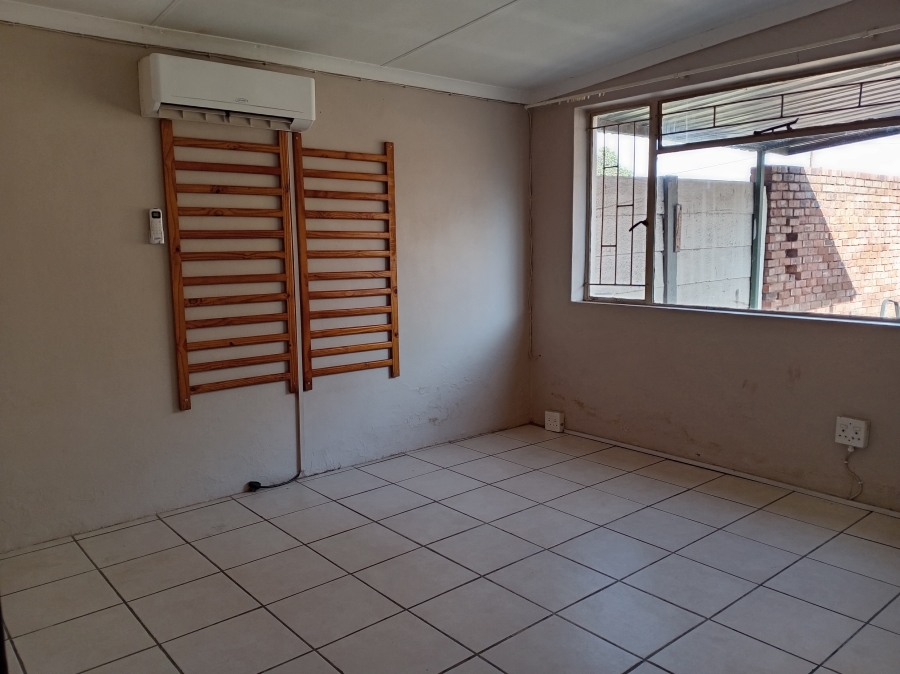 2 Bedroom Property for Sale in Booysens Gauteng