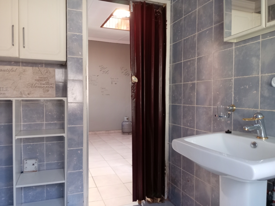 2 Bedroom Property for Sale in Booysens Gauteng