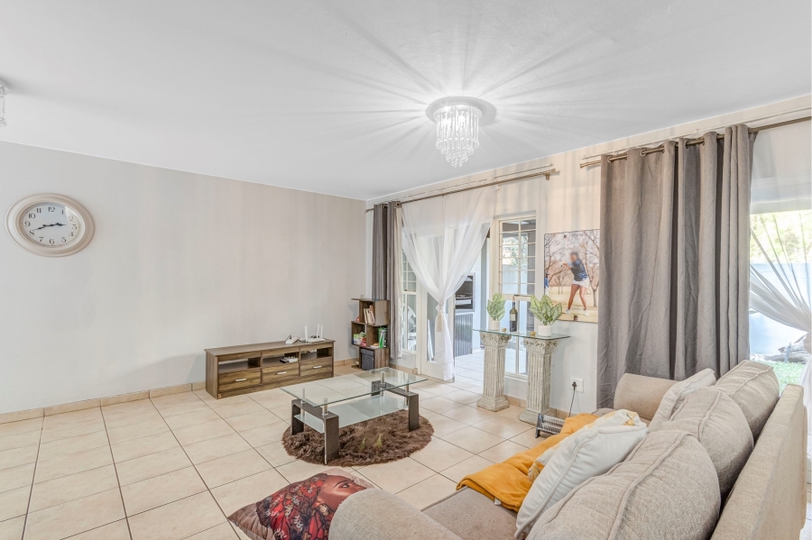 2 Bedroom Property for Sale in Broadacres Gauteng