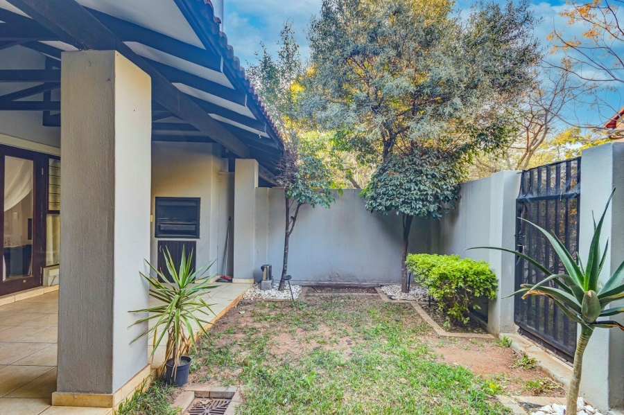 2 Bedroom Property for Sale in Broadacres Gauteng