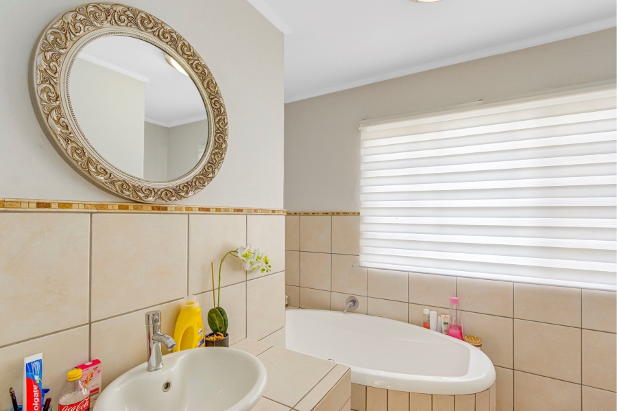 2 Bedroom Property for Sale in Broadacres Gauteng
