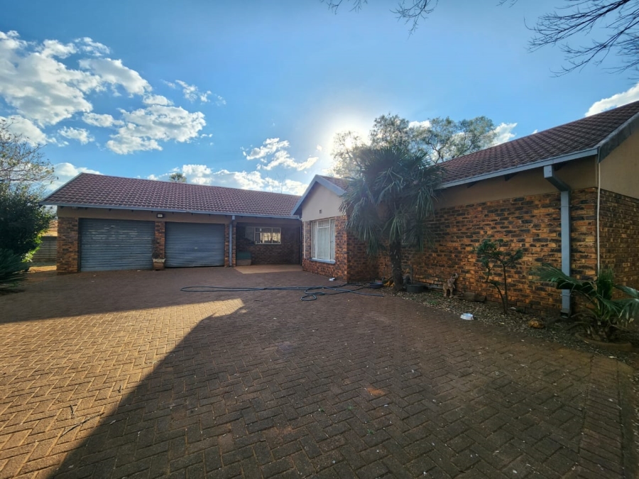 4 Bedroom Property for Sale in Arcon Park Gauteng