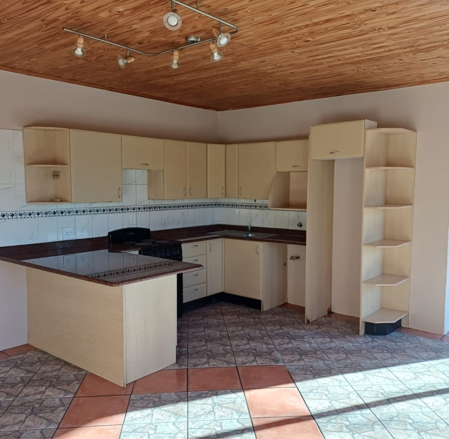 To Let 2 Bedroom Property for Rent in Glen Austin Gauteng
