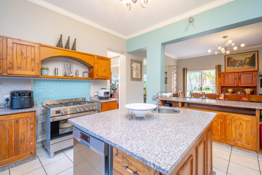 8 Bedroom Property for Sale in Emmarentia Gauteng