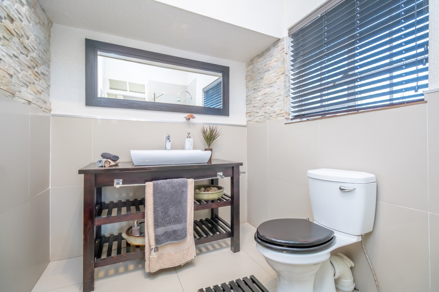 8 Bedroom Property for Sale in Emmarentia Gauteng