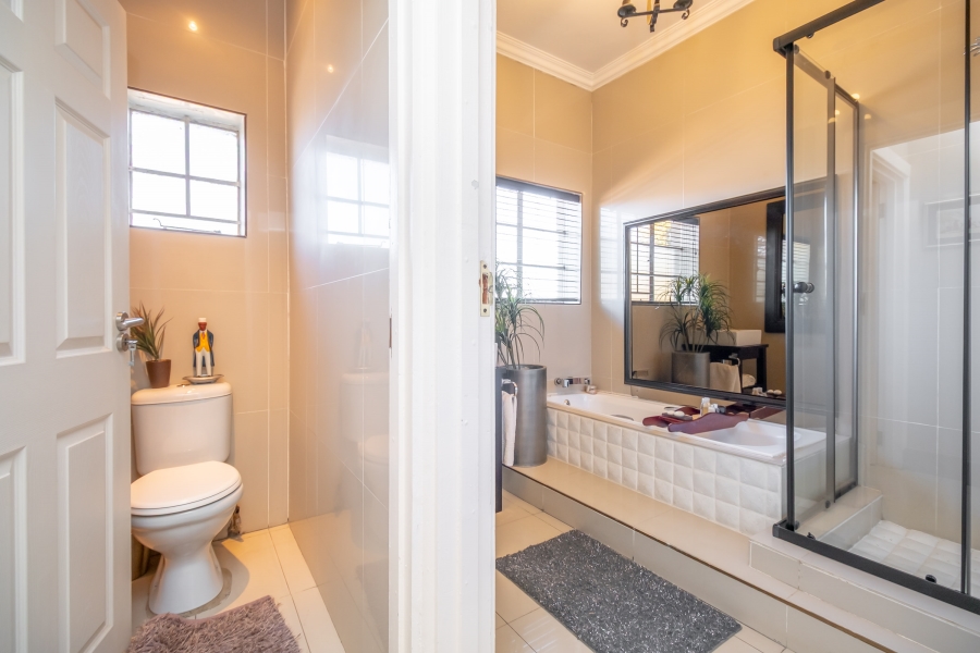8 Bedroom Property for Sale in Emmarentia Gauteng