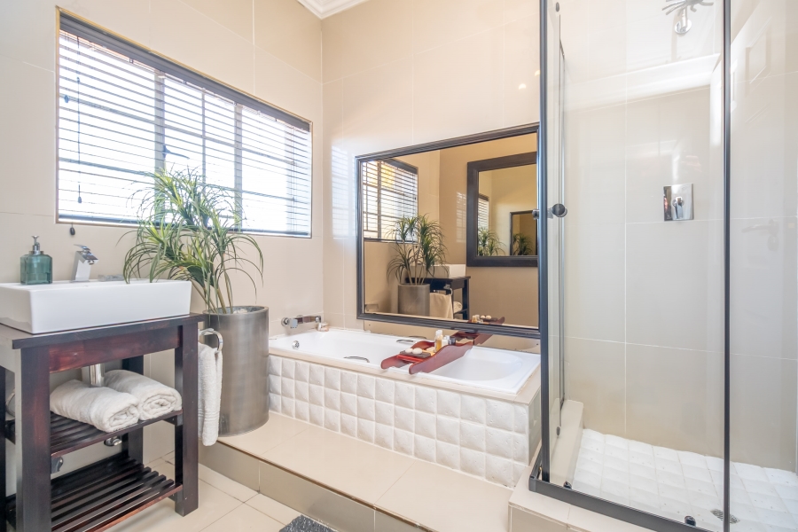 8 Bedroom Property for Sale in Emmarentia Gauteng