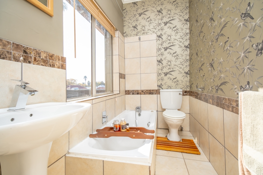 8 Bedroom Property for Sale in Emmarentia Gauteng