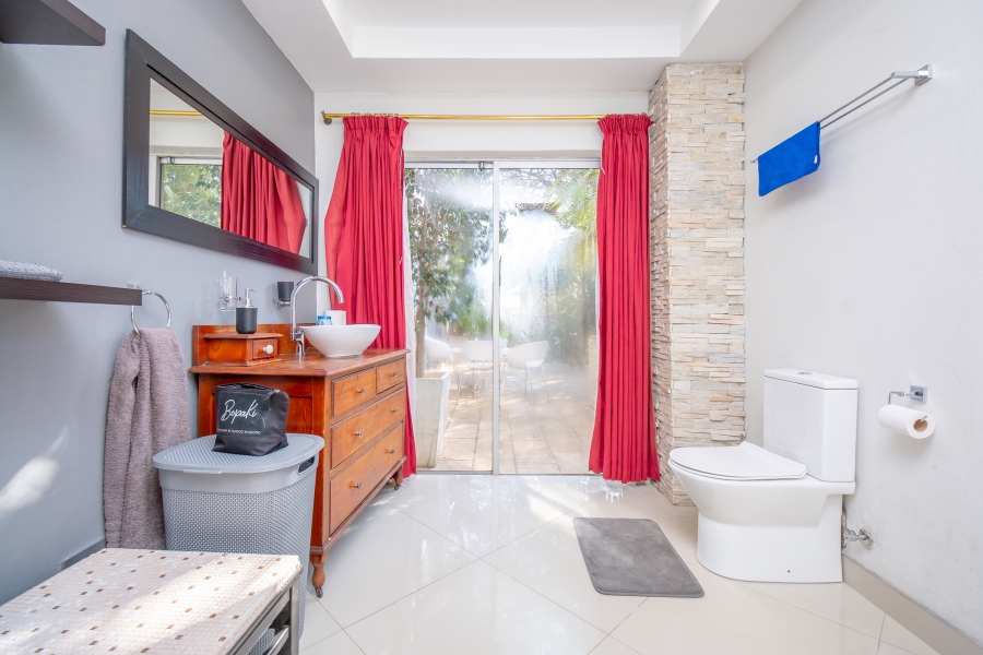 8 Bedroom Property for Sale in Emmarentia Gauteng