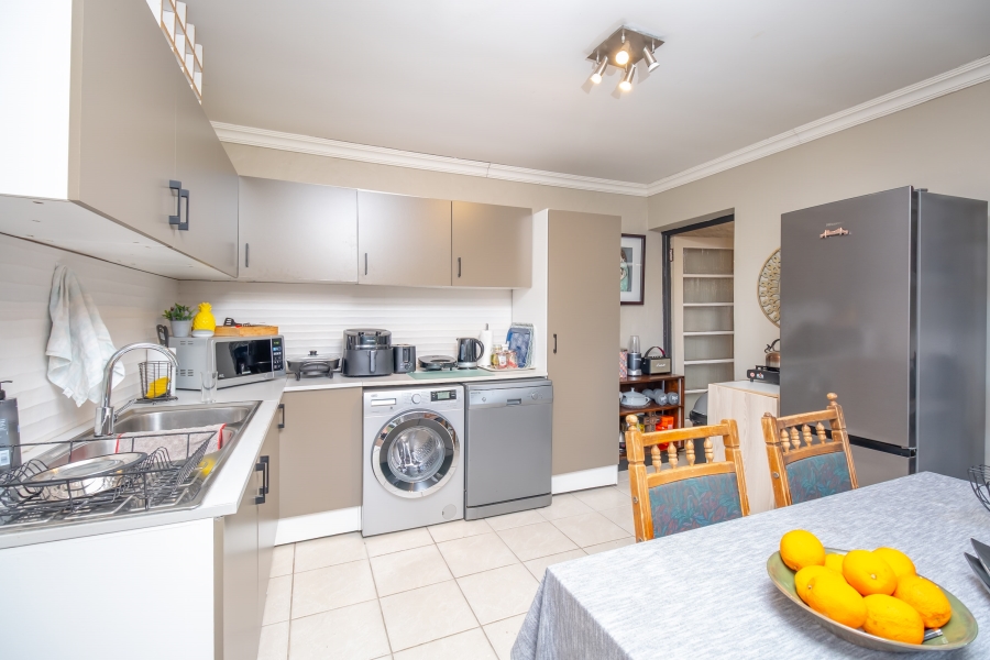 8 Bedroom Property for Sale in Emmarentia Gauteng
