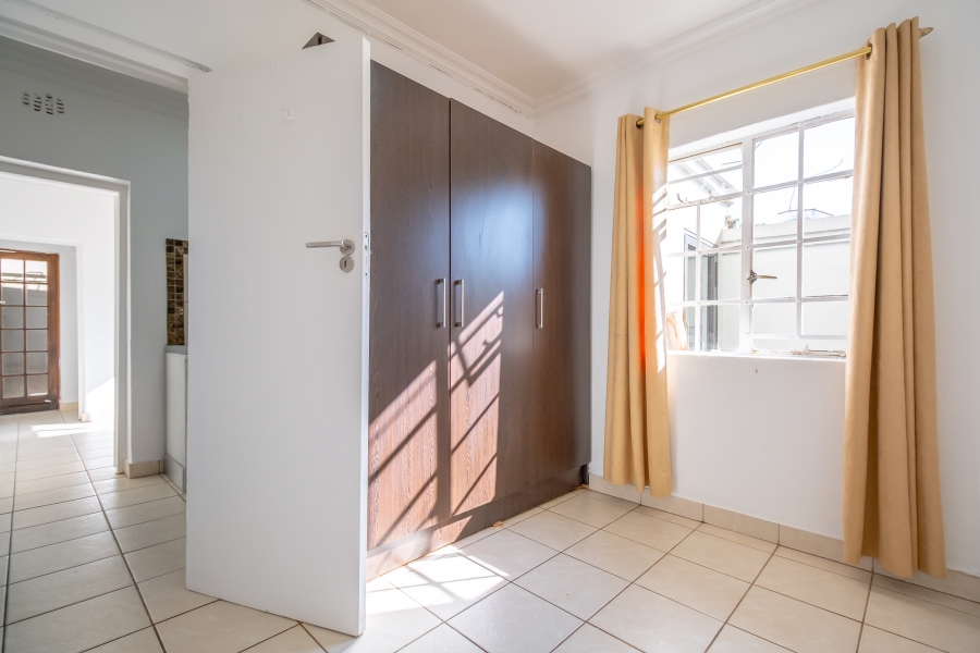 8 Bedroom Property for Sale in Emmarentia Gauteng