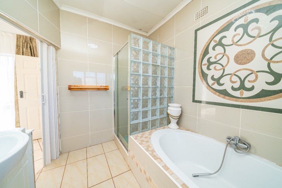4 Bedroom Property for Sale in Casseldale Gauteng