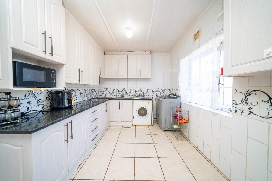 4 Bedroom Property for Sale in Casseldale Gauteng