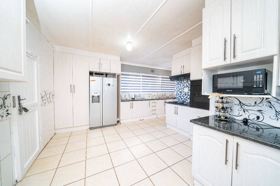 4 Bedroom Property for Sale in Casseldale Gauteng