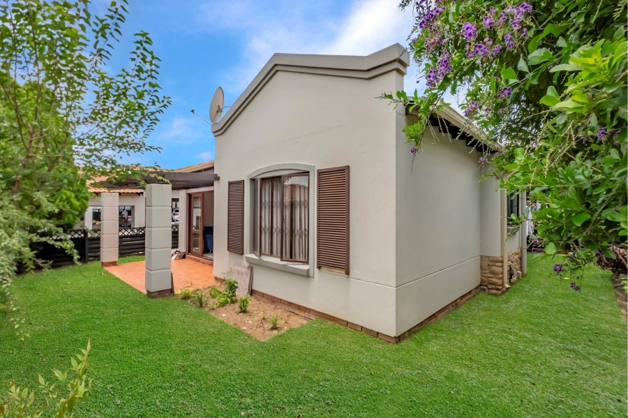 2 Bedroom Property for Sale in Paulshof Gauteng