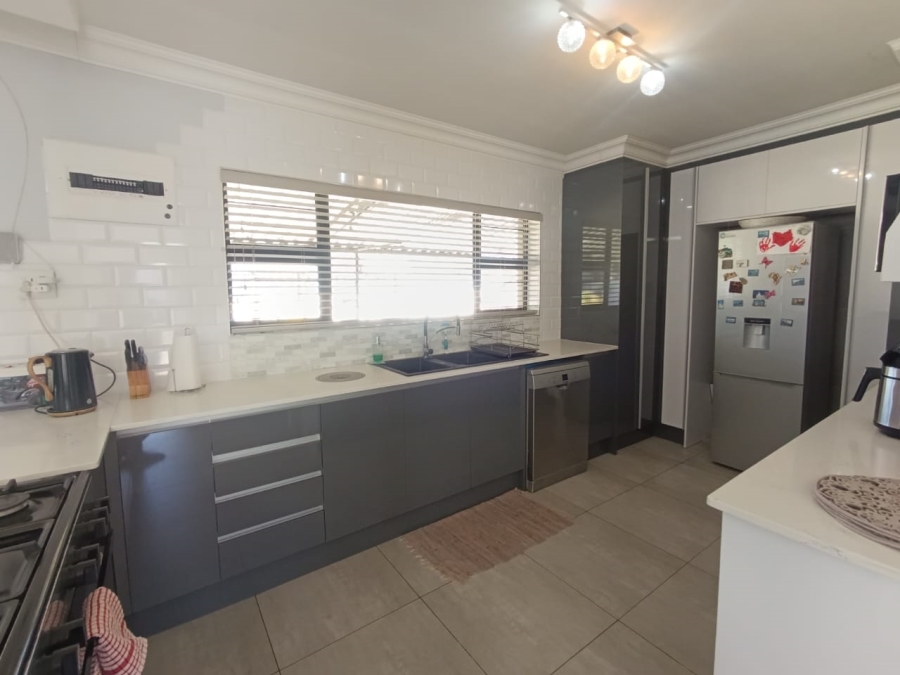 3 Bedroom Property for Sale in Raceview Gauteng