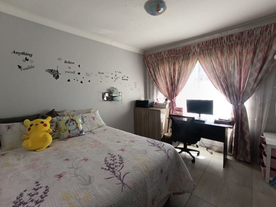 3 Bedroom Property for Sale in Raceview Gauteng