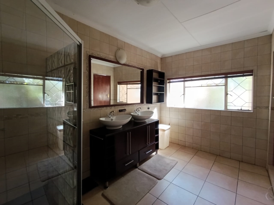 3 Bedroom Property for Sale in New Redruth Gauteng