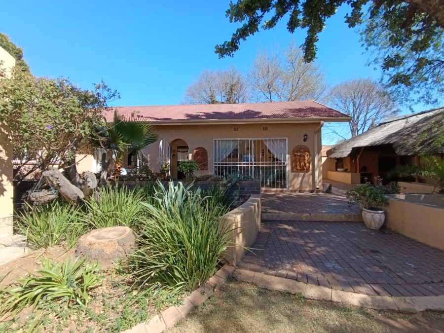 3 Bedroom Property for Sale in New Redruth Gauteng
