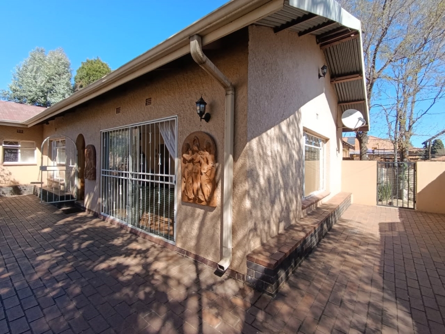 3 Bedroom Property for Sale in New Redruth Gauteng