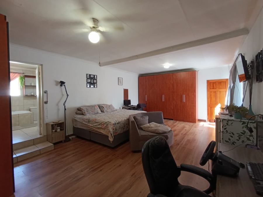 3 Bedroom Property for Sale in New Redruth Gauteng